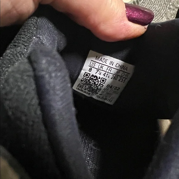 Adidas YEEZY 700 V3 Azael Black Mens Size 8 /Womens size 9 FW4980 - Picture 8 of 16